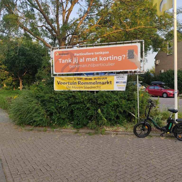 122024 Voortuin Rommel Markt
